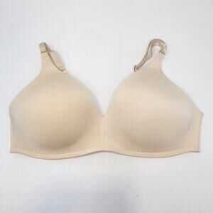 Soma Vanishing 360 Wireless Beige Bra Size 36C Adjustable Straps Back Closure